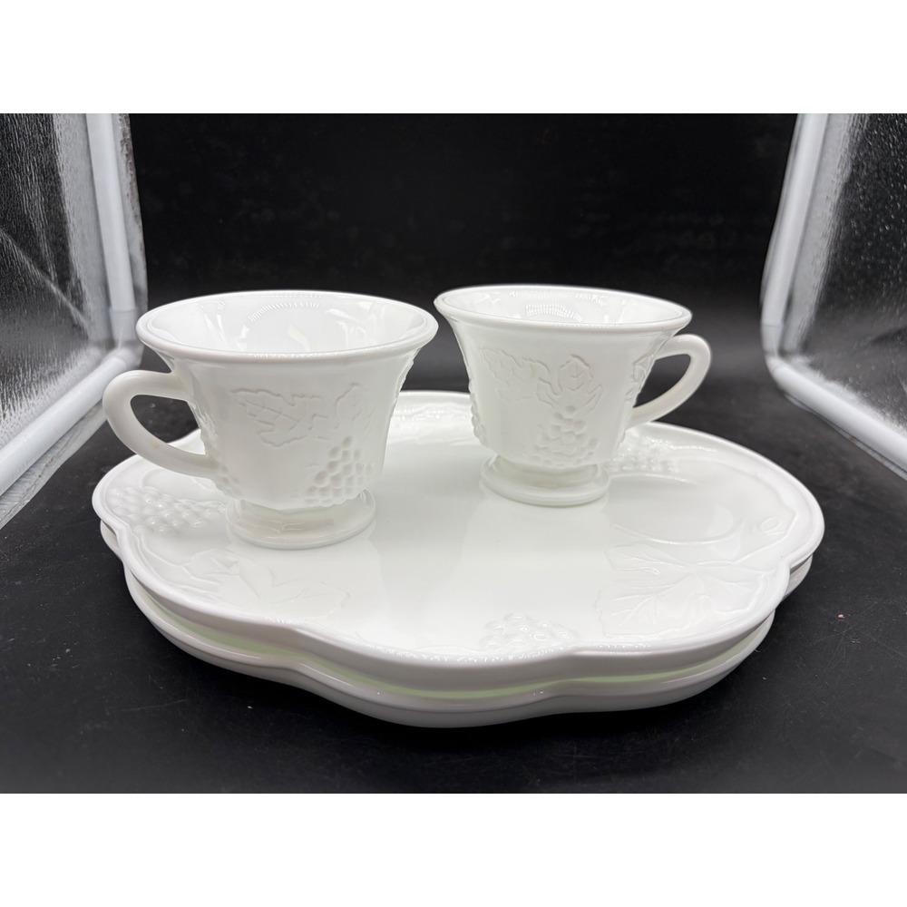 Westmoreland Milk Glass Paneled Grape Snack Set 2 Cups 2 Plates‎ Vintage White